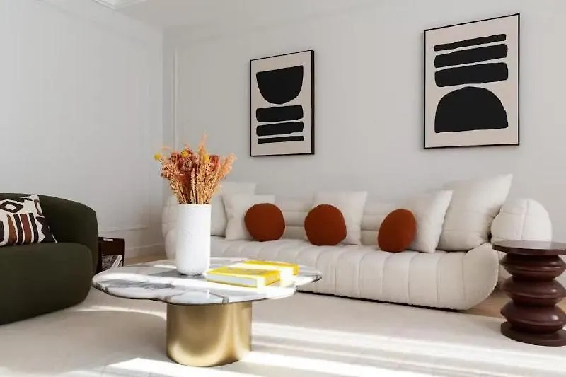 Before Making A Request, Read My Profile Host At Bottom Of Page # Quiet, Convenient, And Warm Paris 0*,  France