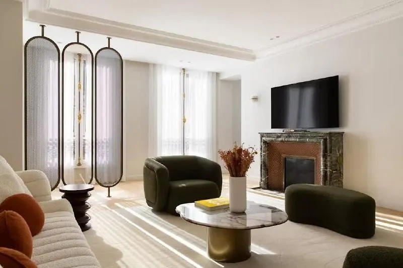 Before Making A Request, Read My Profile Host At Bottom Of Page # Quiet, Convenient, And Warm Paris