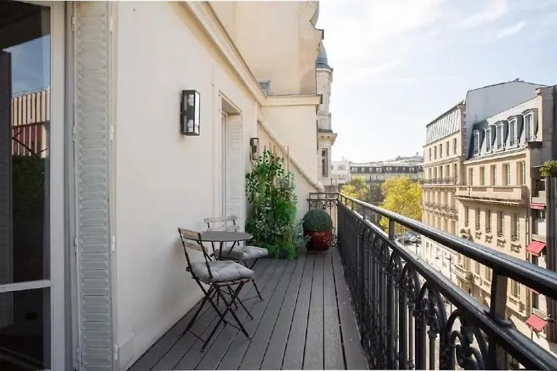 Apartment Before Making A Request, Read My Profile Host At Bottom Of Page # Quiet, Convenient, And Warm Paris
